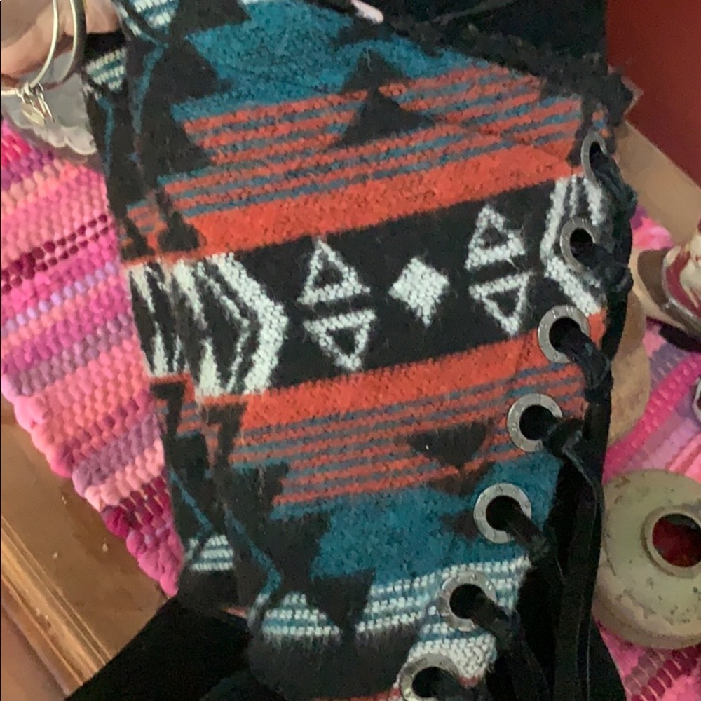 BearPaw Get them While It’s HOT Black Suede Boots - Picture 6 of 6